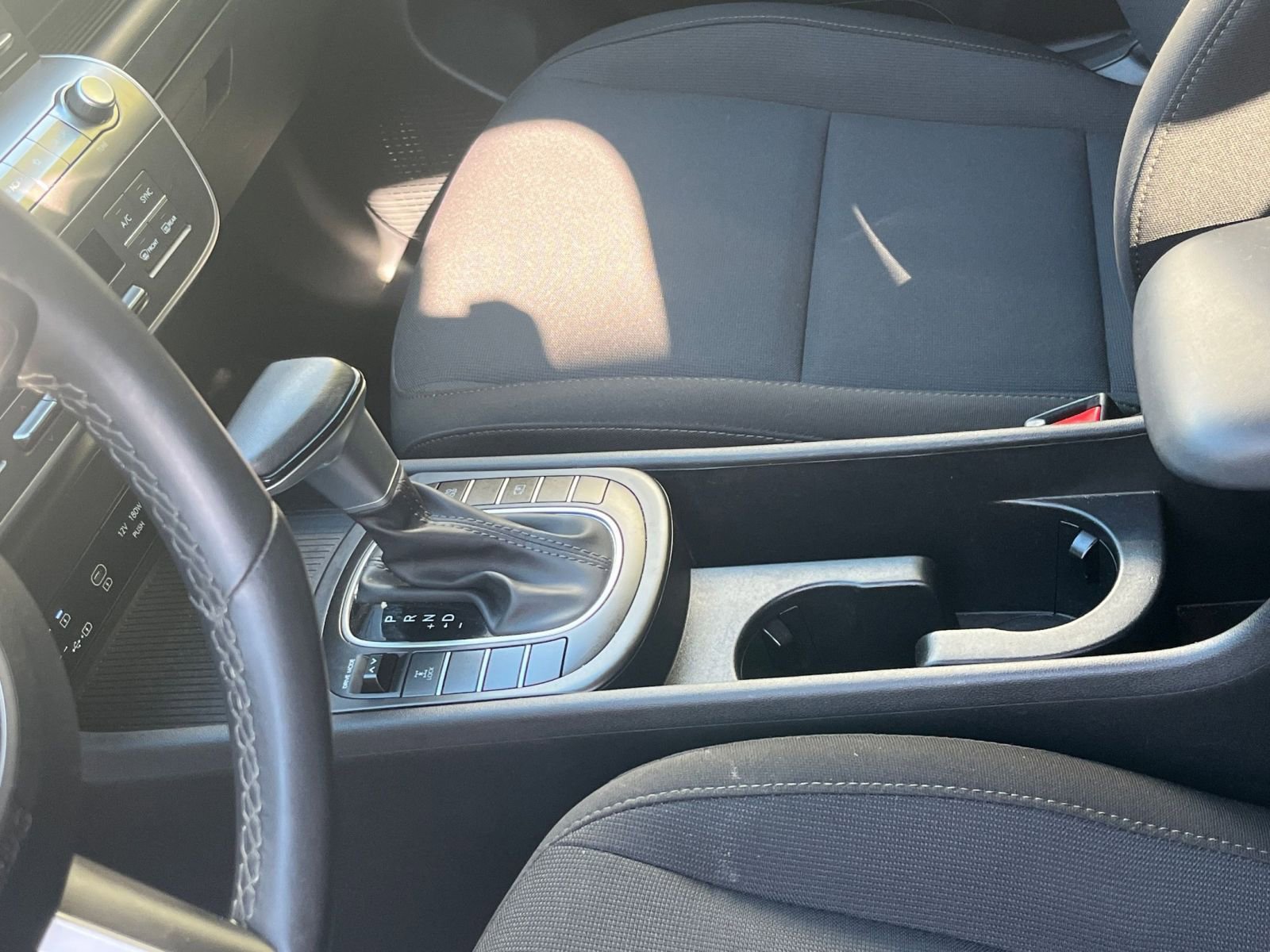 Used 2025 Hyundai Kona SEL image 41