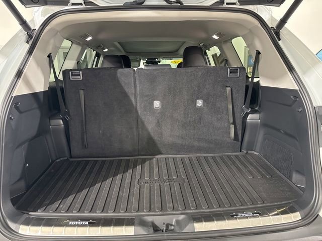 Used 2024 Toyota Grand Highlander Limited AWD/4WD image 12