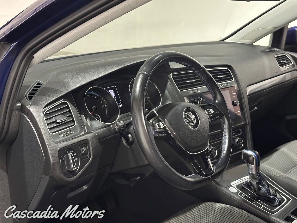 Used 2019 Volkswagen e-Golf SE w/ Driver Assistance Package image 13