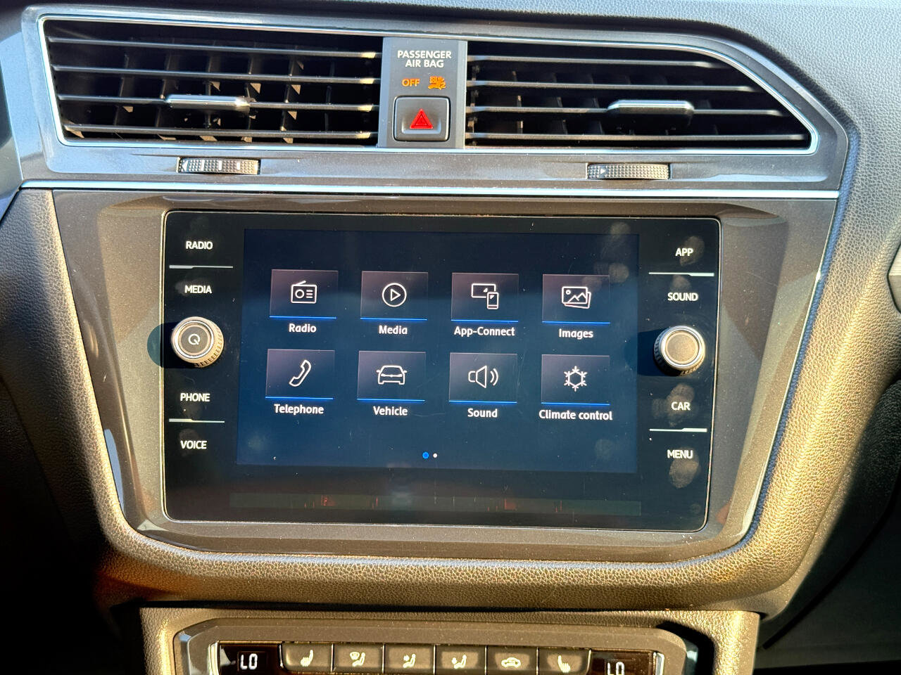 Used 2019 Volkswagen Tiguan SE w/ Panoramic Sunroof Package image 65