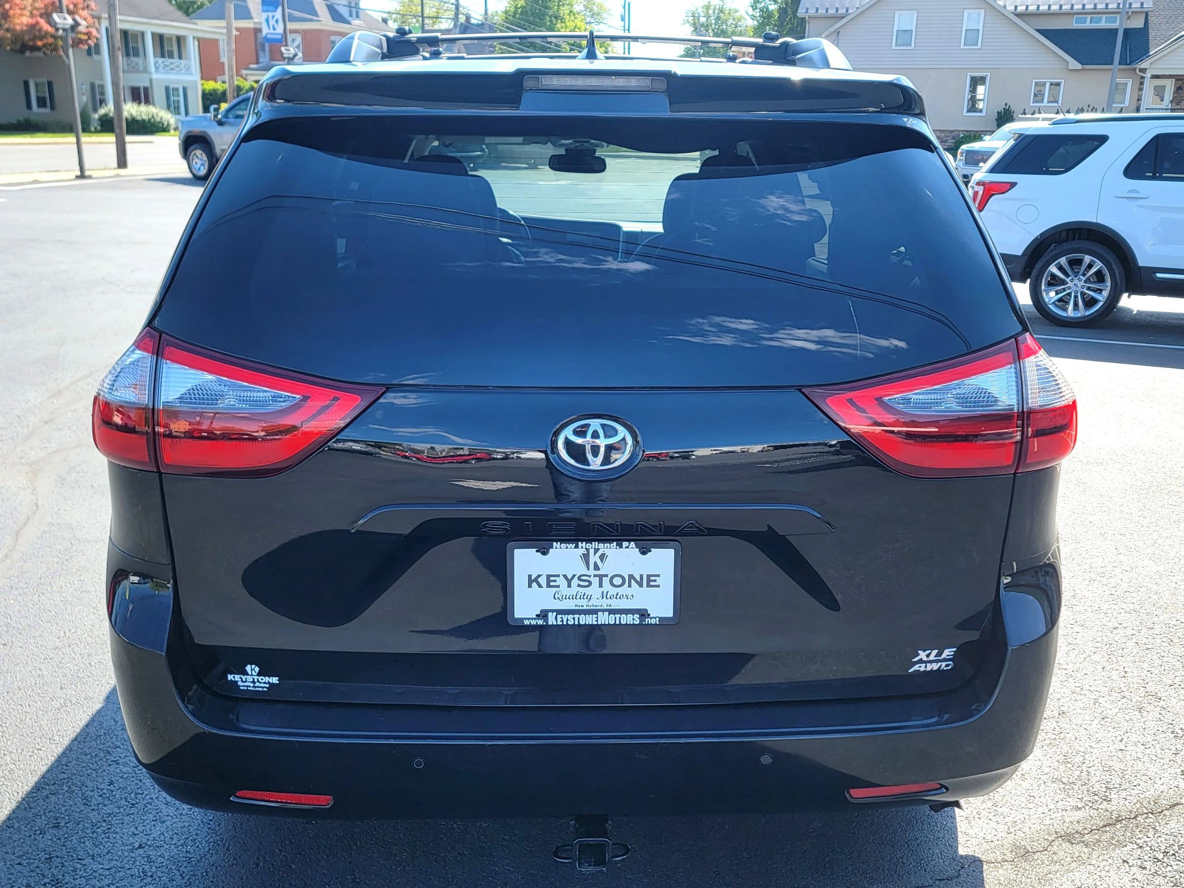 Used 2020 Toyota Sienna XLE w/ XLE Navigation Package AWD/4WD image 6