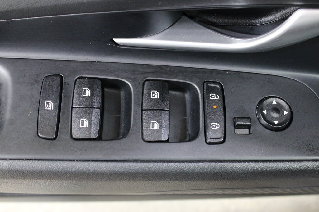 Used 2024 Hyundai Elantra Limited FWD image 19