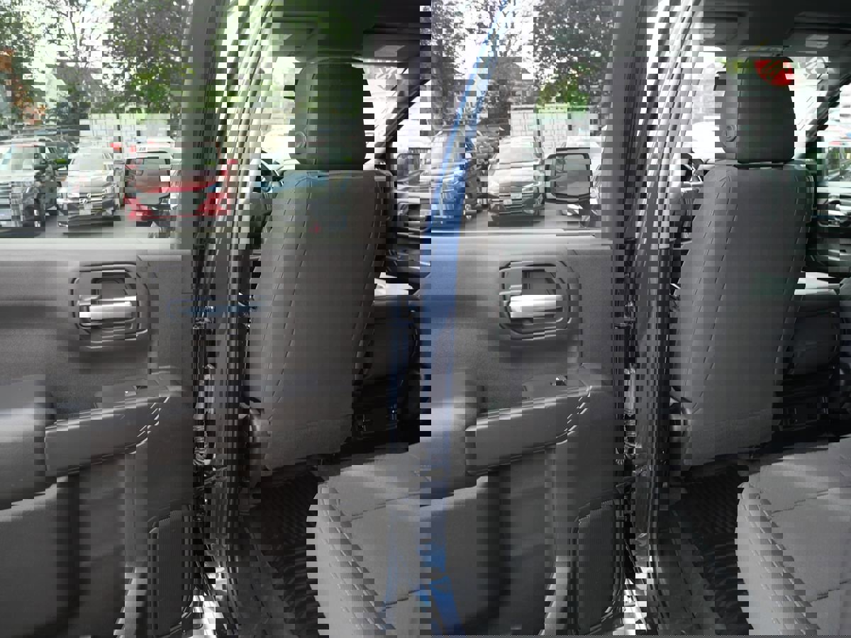 Used 2020 Chevrolet Silverado 1500 Custom w/ Custom Value Package image 23