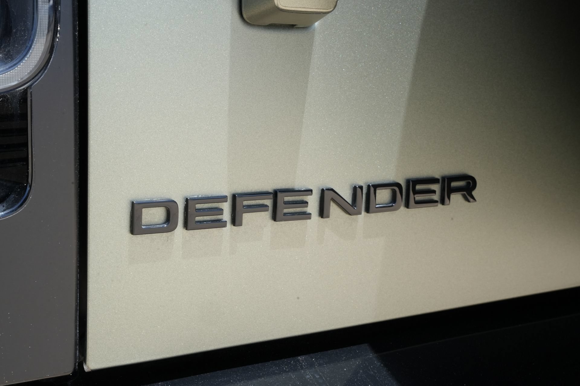 Used 2025 Land Rover Defender 110 X AWD/4WD image 20