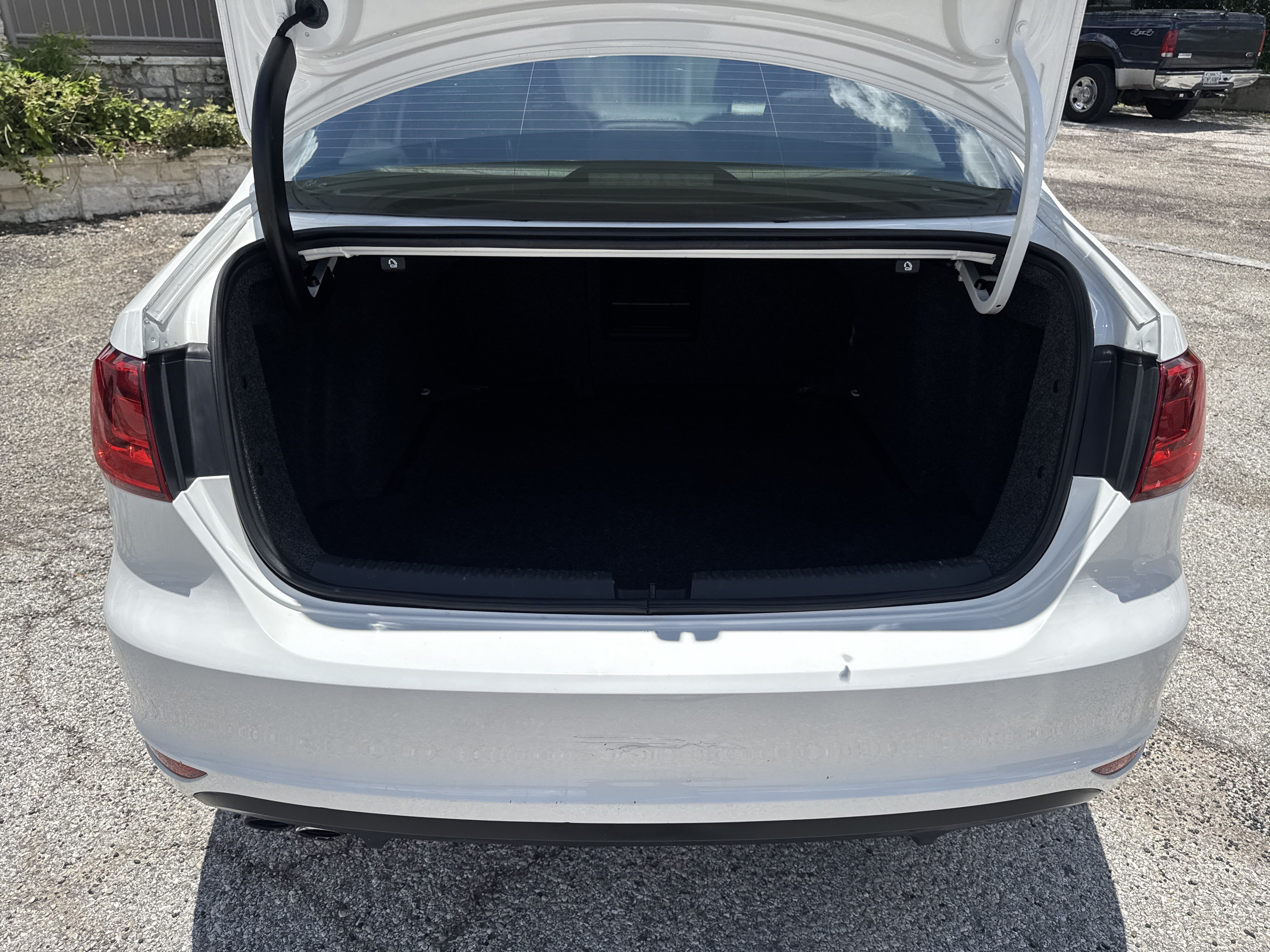 Used 2012 Volkswagen Jetta GLI FWD image 25
