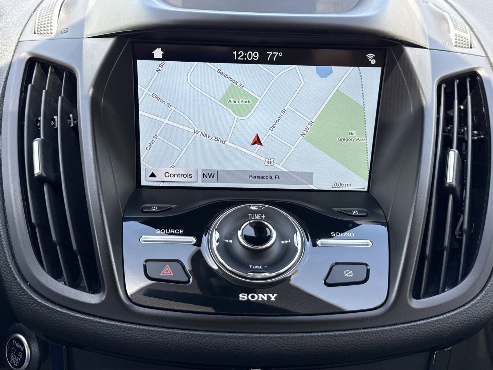 Used 2019 Ford Escape Titanium AWD/4WD image 16