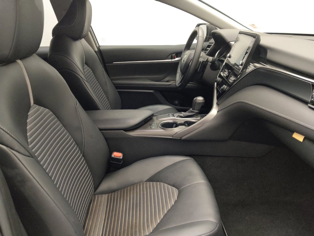 Used 2023 Toyota Camry SE w/ Cold Weather Package FWD image 21