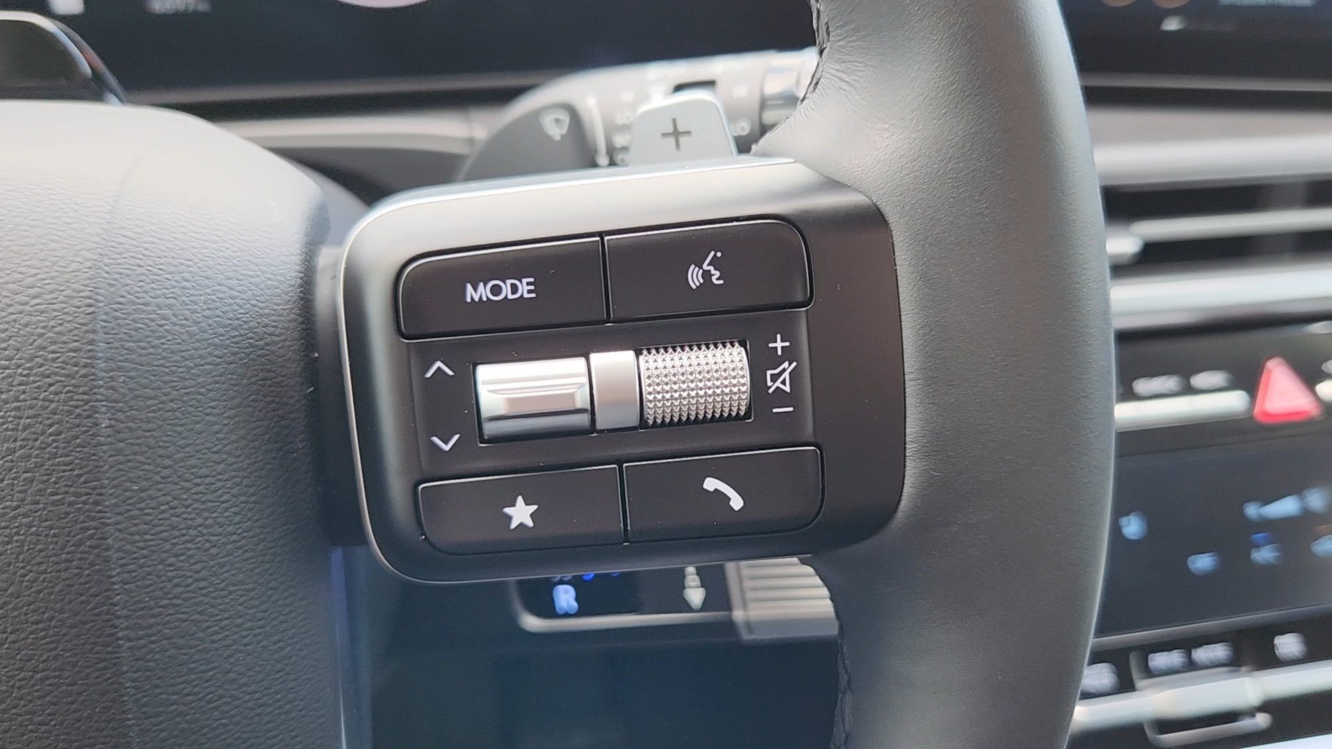 Certified 2025 Hyundai Santa Fe XRT AWD/4WD image 13