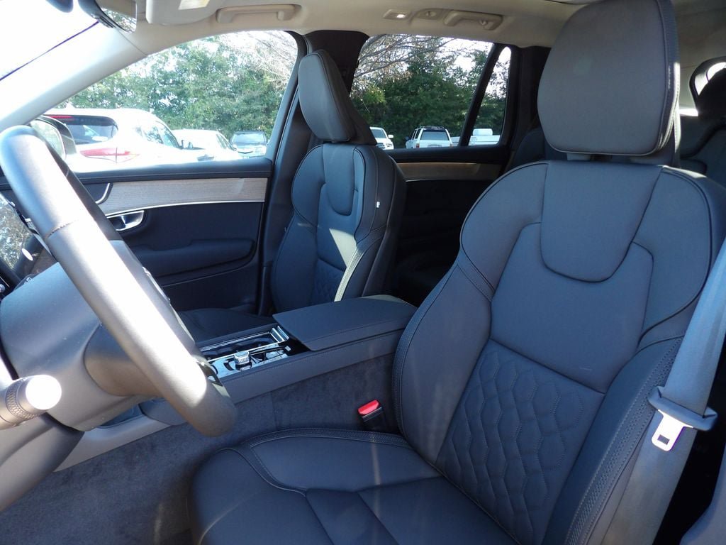 New 2026 Volvo XC90 B6 Core w/ Protection Package Premier AWD/4WD image 13