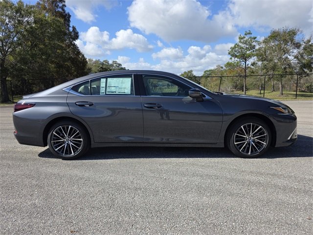 New 2025 Lexus ES 350 350 image 2