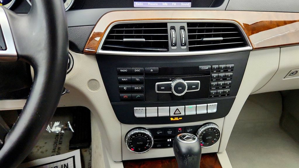 Used 2013 Mercedes-Benz C 300 4MATIC Sedan image 17