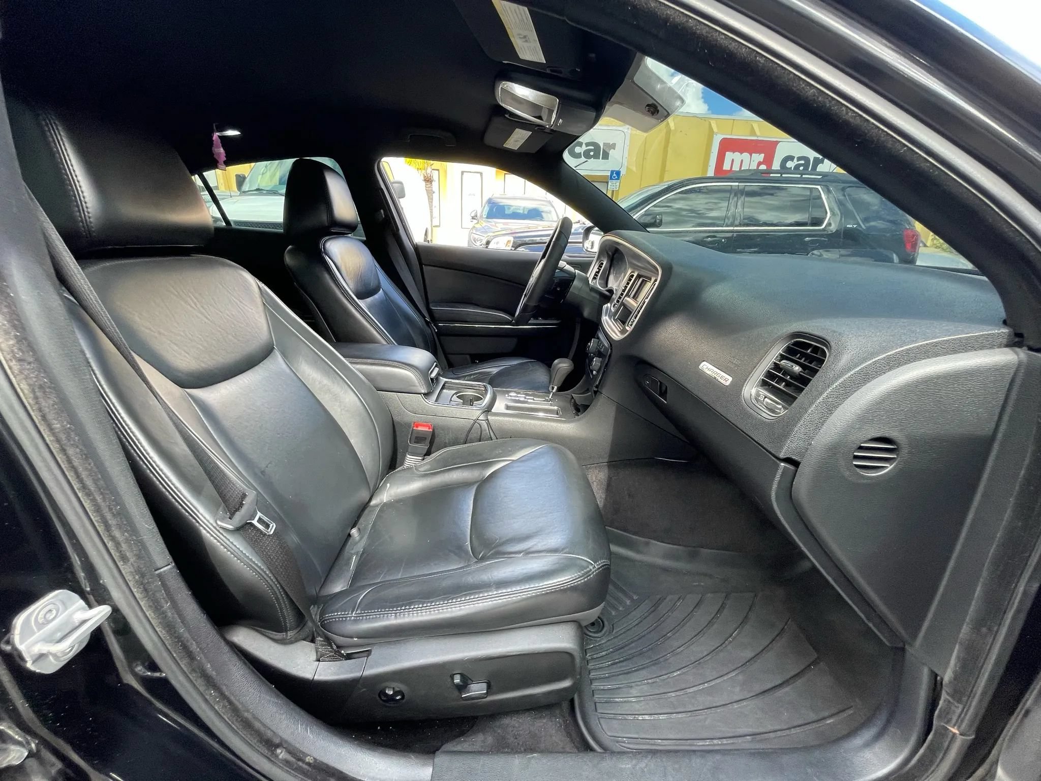 Used 2013 Dodge Charger SE RWD image 28