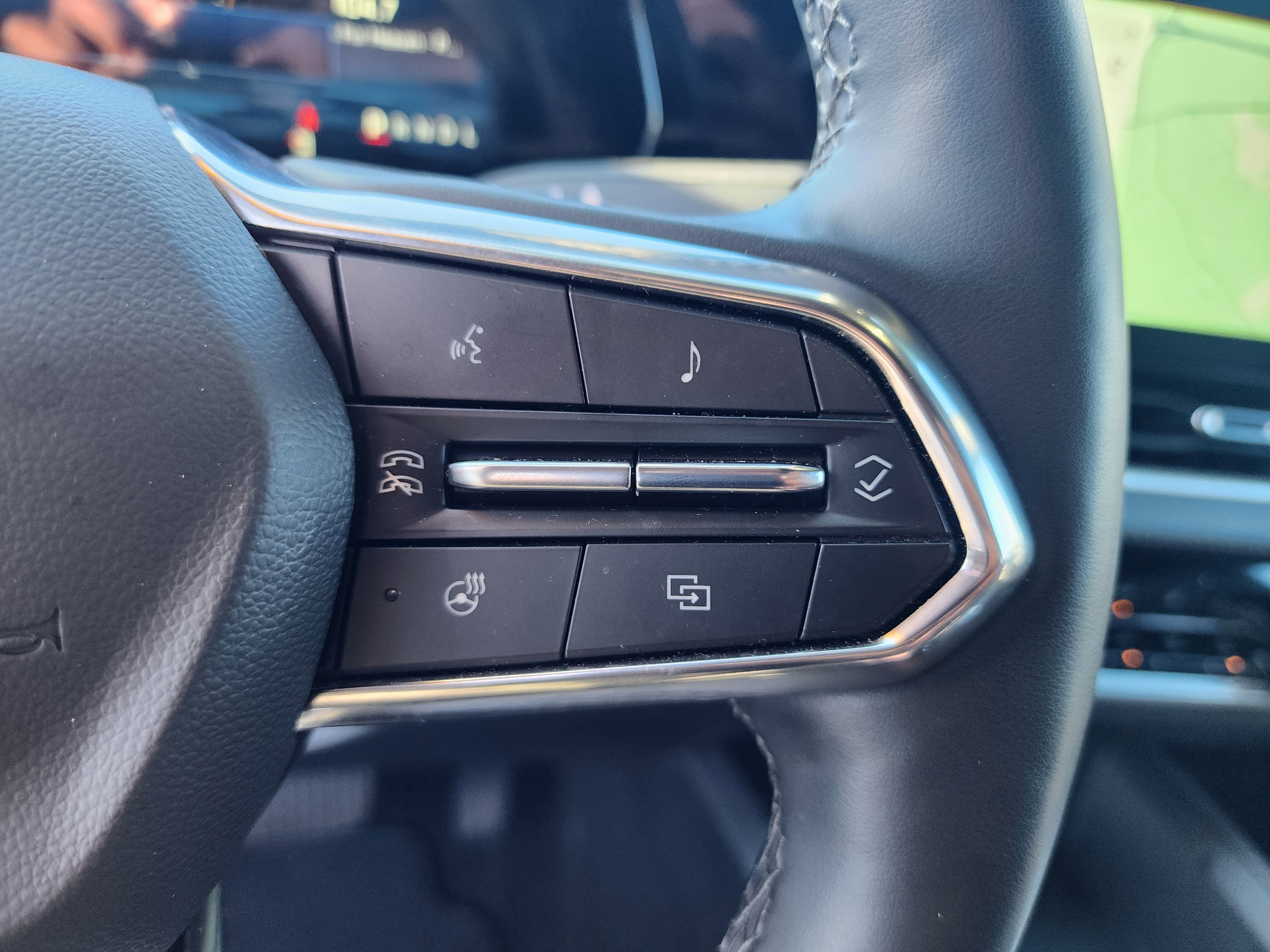 Used 2025 Chevrolet Equinox LT w/ Convenience Package II image 28