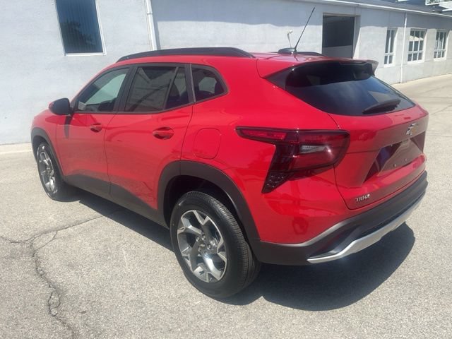 New 2026 Chevrolet Trax LT w/ Driver Confidence Package FWD image 3