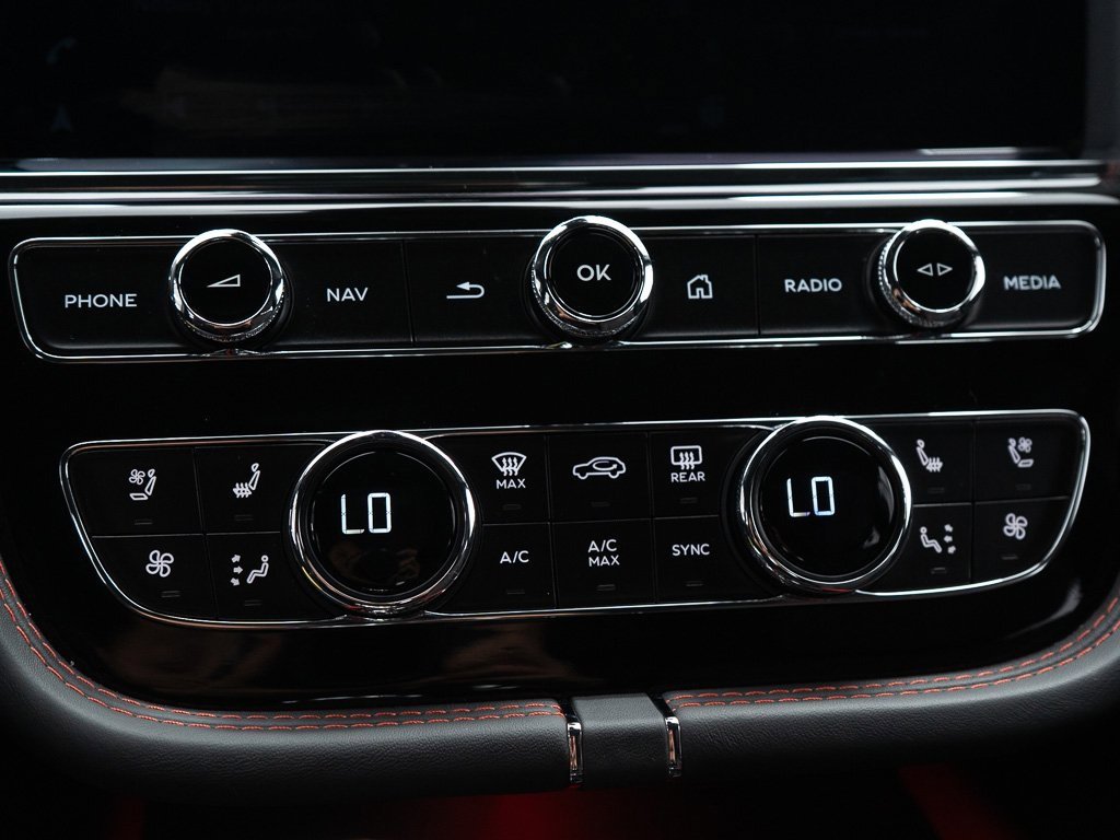 Certified 2025 Bentley Bentayga image 38