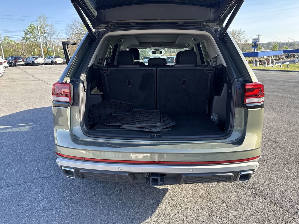 Used 2025 Volkswagen Atlas Peak Edition SE image 46