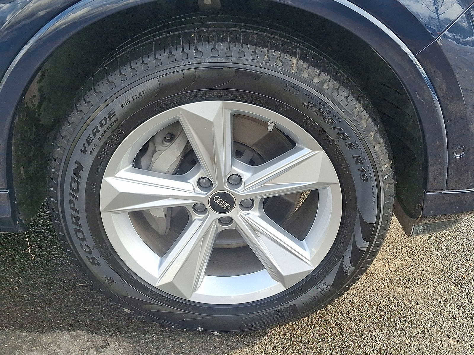 Certified 2025 Audi Q7 3.0T Premium w/ Convenience Package image 27