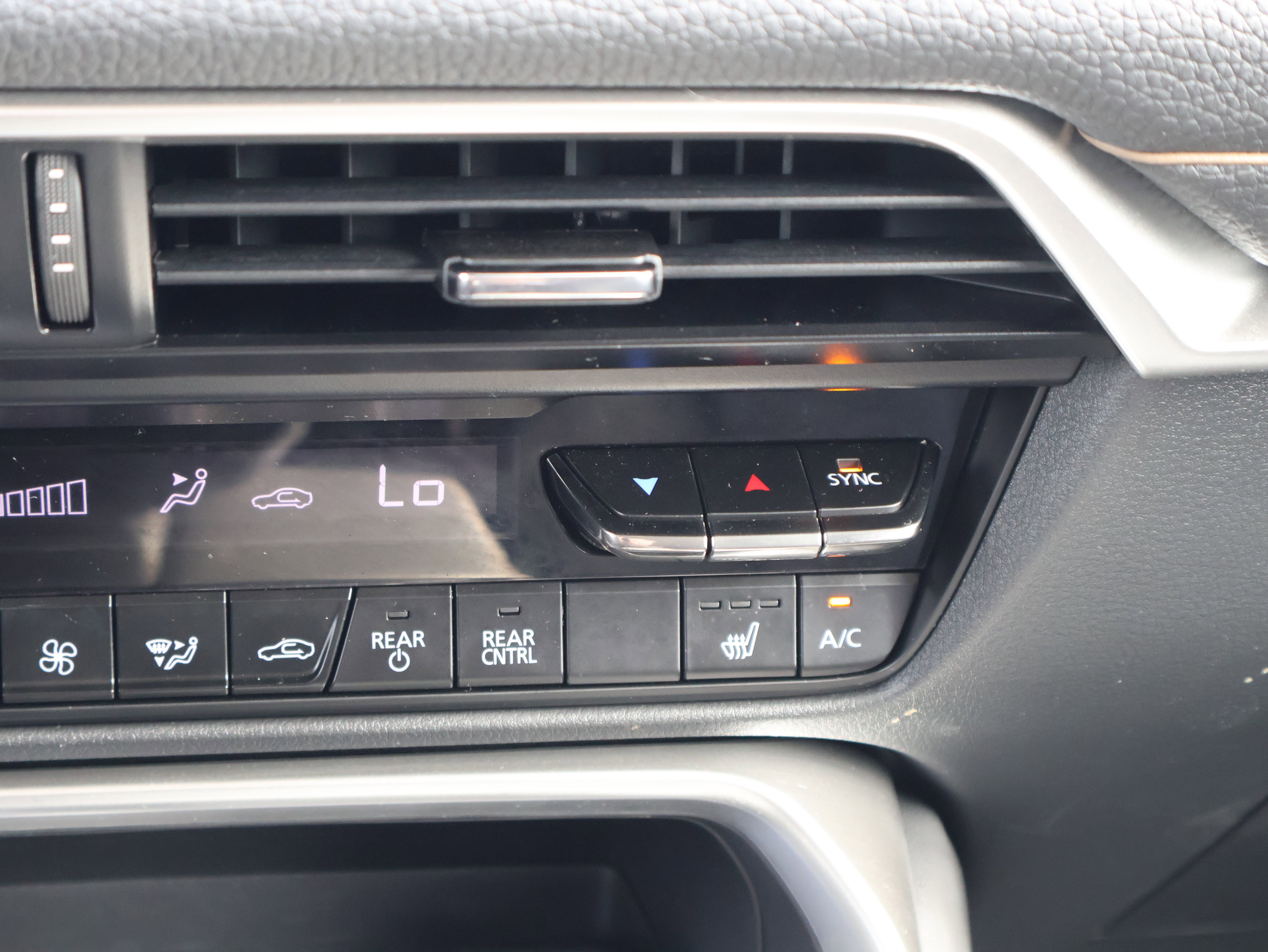 Used 2025 MAZDA CX-70 3.3 Turbo w/ Premium Package image 28