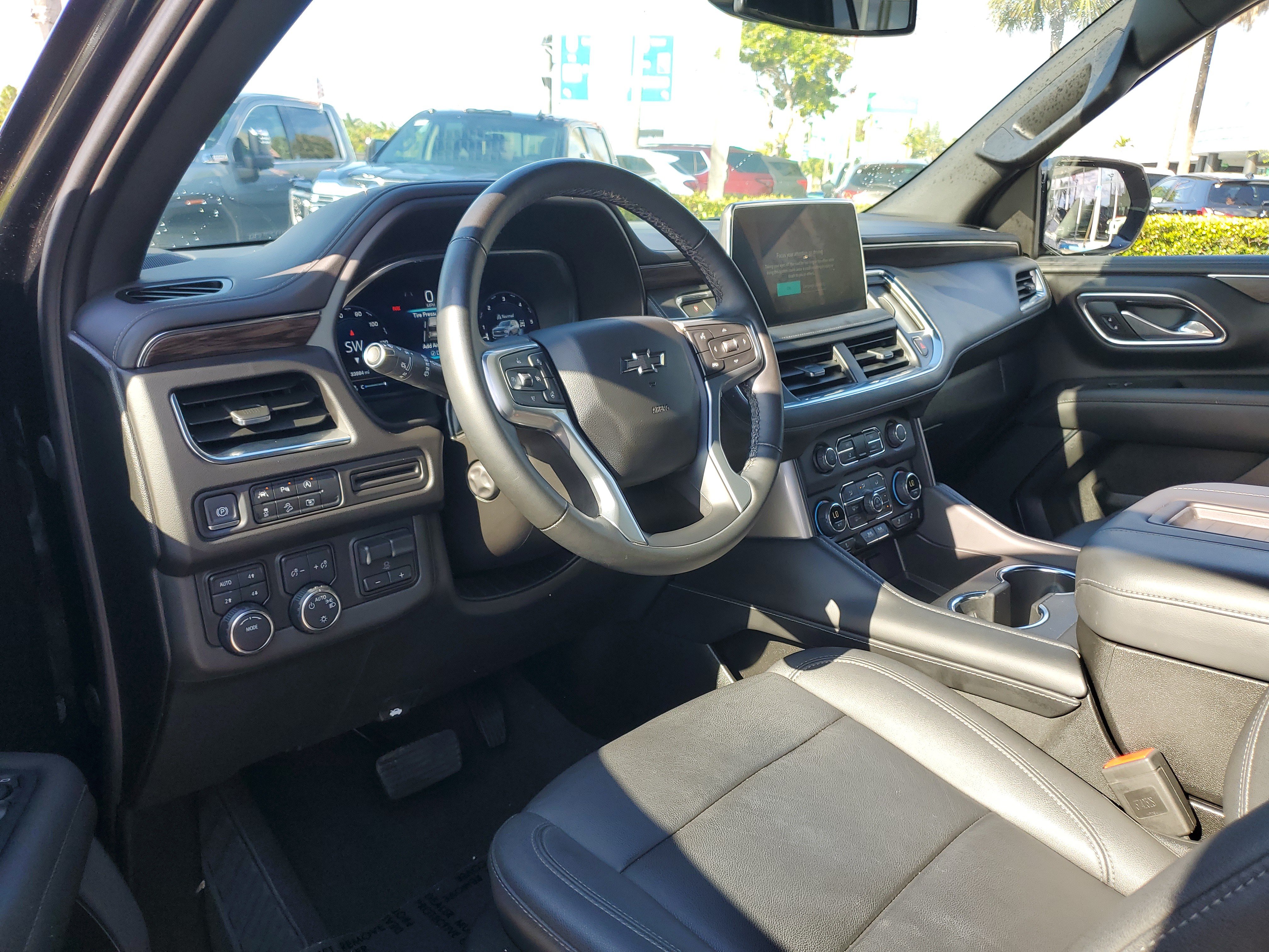 Used 2023 Chevrolet Tahoe Z71 w/ Luxury Package AWD/4WD image 9