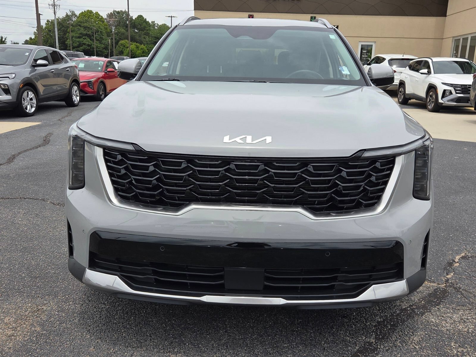 Used 2025 Kia Sorento S FWD image 2
