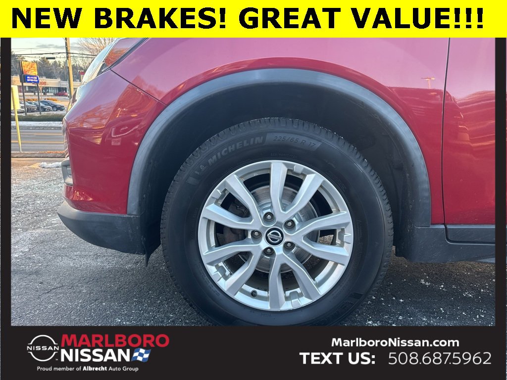 Used 2017 Nissan Rogue SV image 11