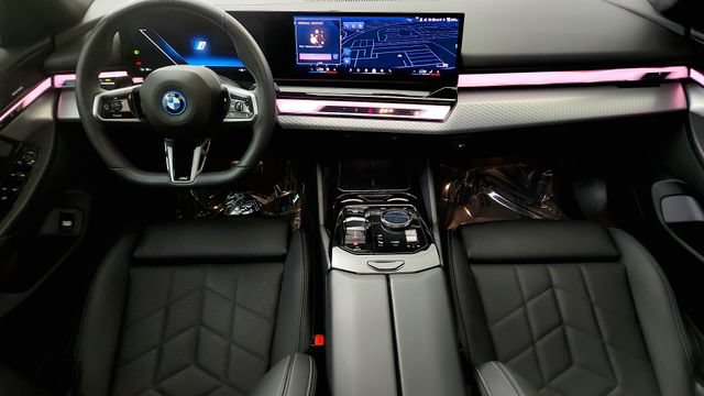 Used 2026 BMW i5 eDrive40 w/ M Sport Package RWD image 52