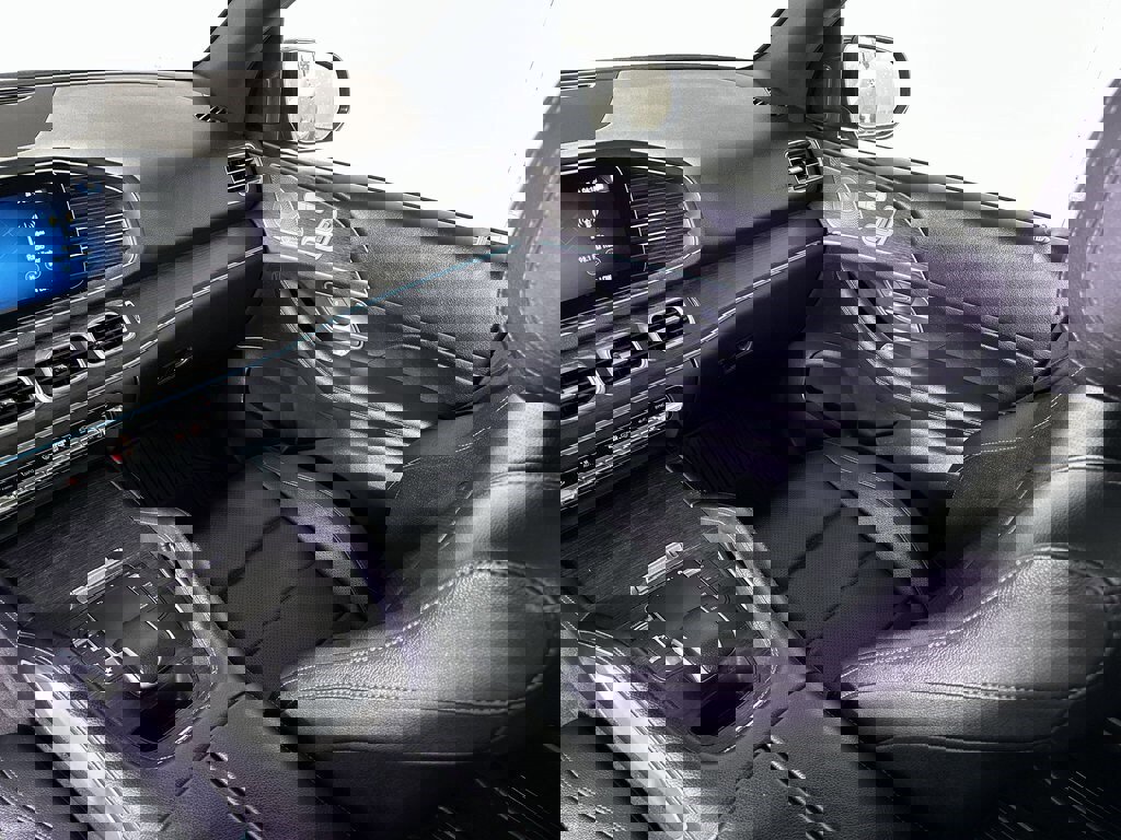 Used 2022 Mercedes-Benz GLE 350 4MATIC w/ Premium Package image 35