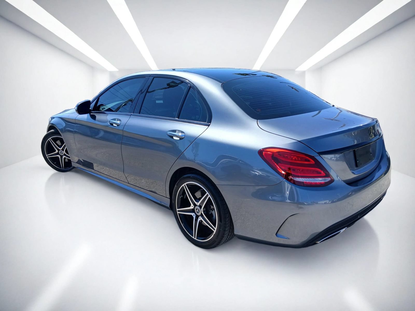 Used 2017 Mercedes-Benz C 300 4MATIC Sedan image 5