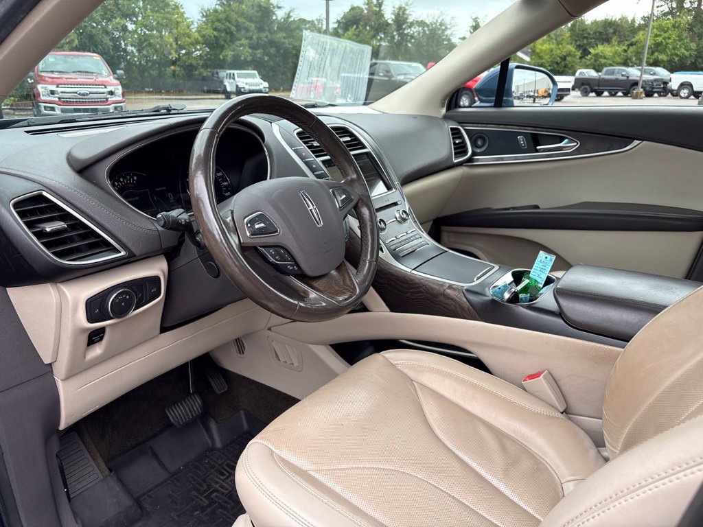 Used 2018 Lincoln MKX Reserve w/ Driver Assistance Package AWD/4WD image 26