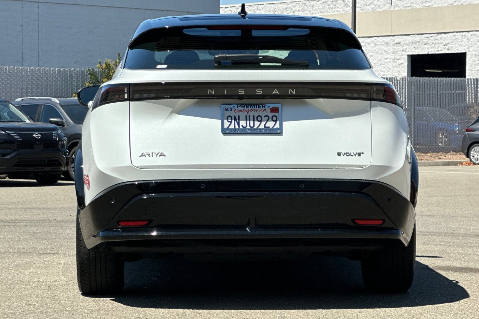 Certified 2024 Nissan Ariya FWD image 5