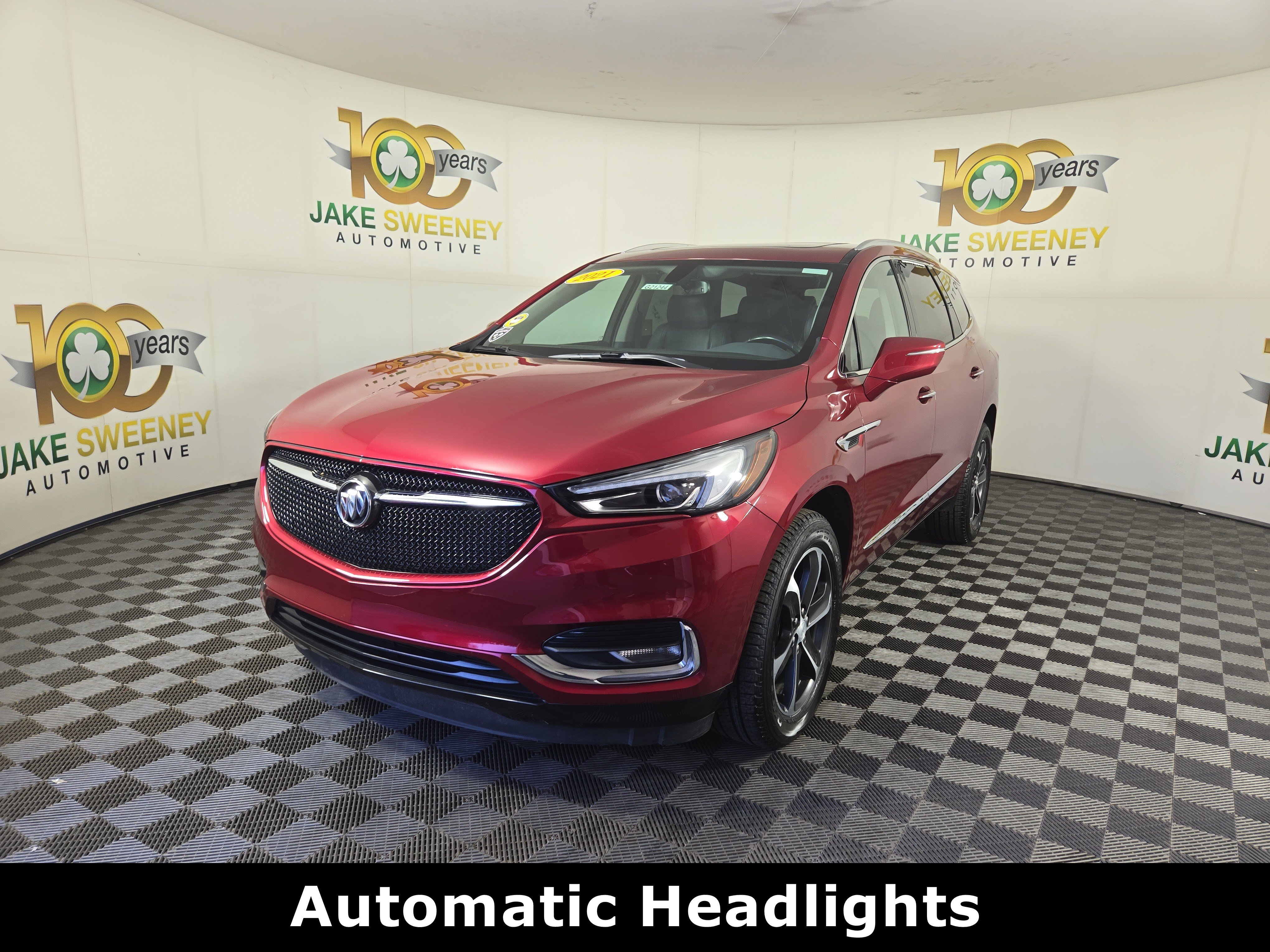 Used 2021 Buick Enclave Essence w/ Sport Touring Edition FWD image 3