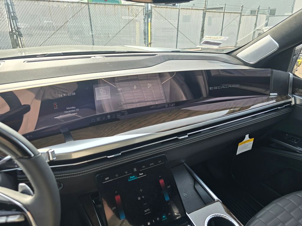 Used 2026 Cadillac Escalade Platinum Luxury image 15