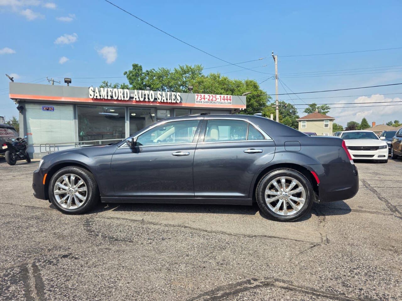 Used 2016 Chrysler 300 C AWD/4WD image 4