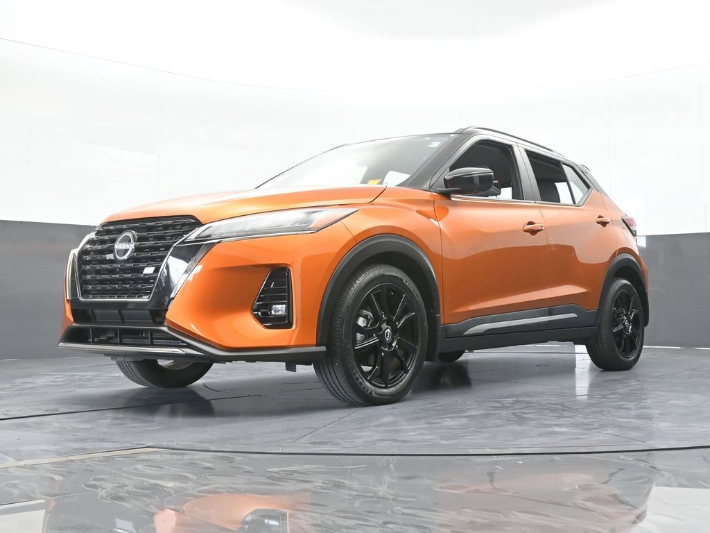 Used 2023 Nissan Kicks SR w/ SR Premium Package FWD image 59