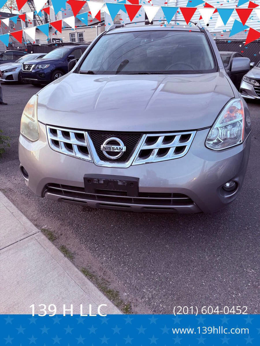 Used 2013 Nissan Rogue SV w/ Premium Pkg AWD/4WD image 1