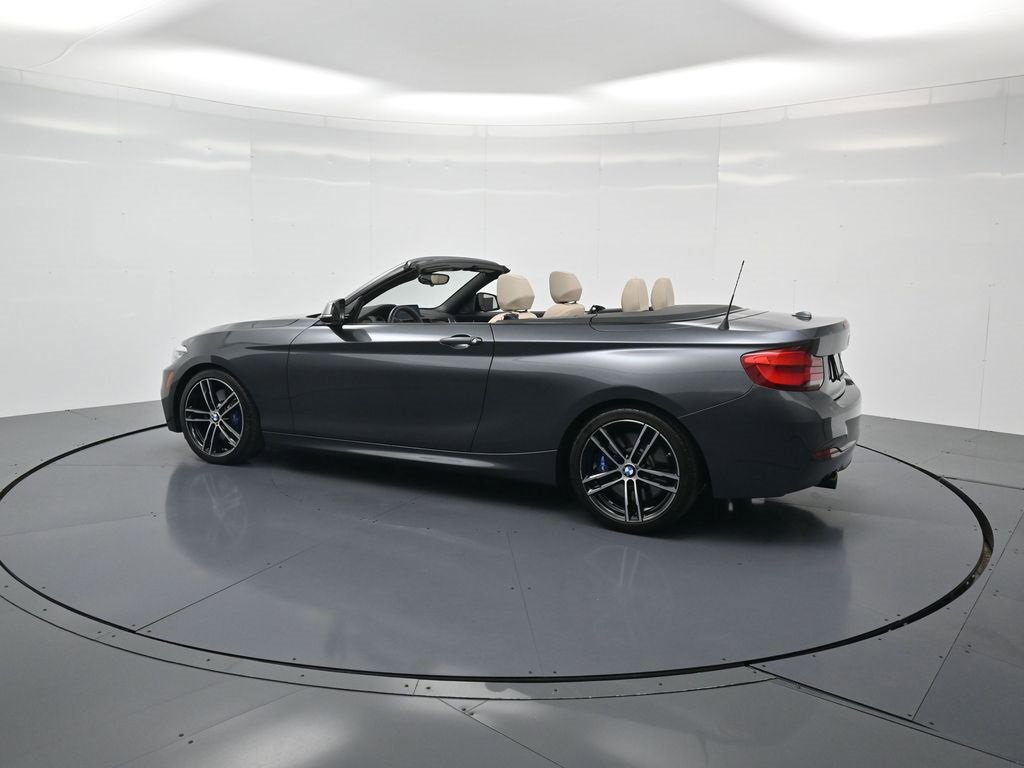 Used 2018 BMW M240i Convertible image 3