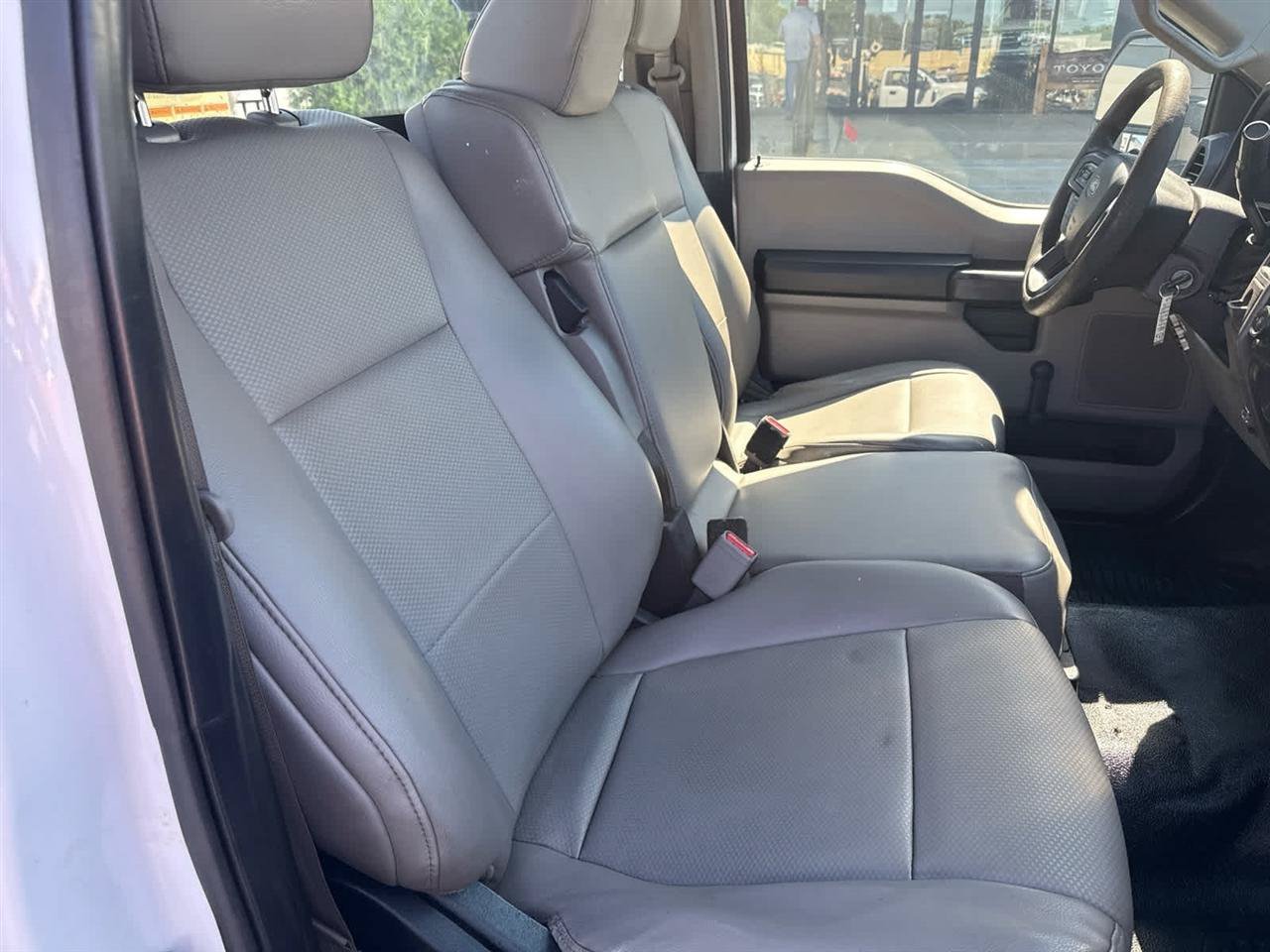 Used 2017 Ford F550 2WD Regular Cab Super Duty image 18