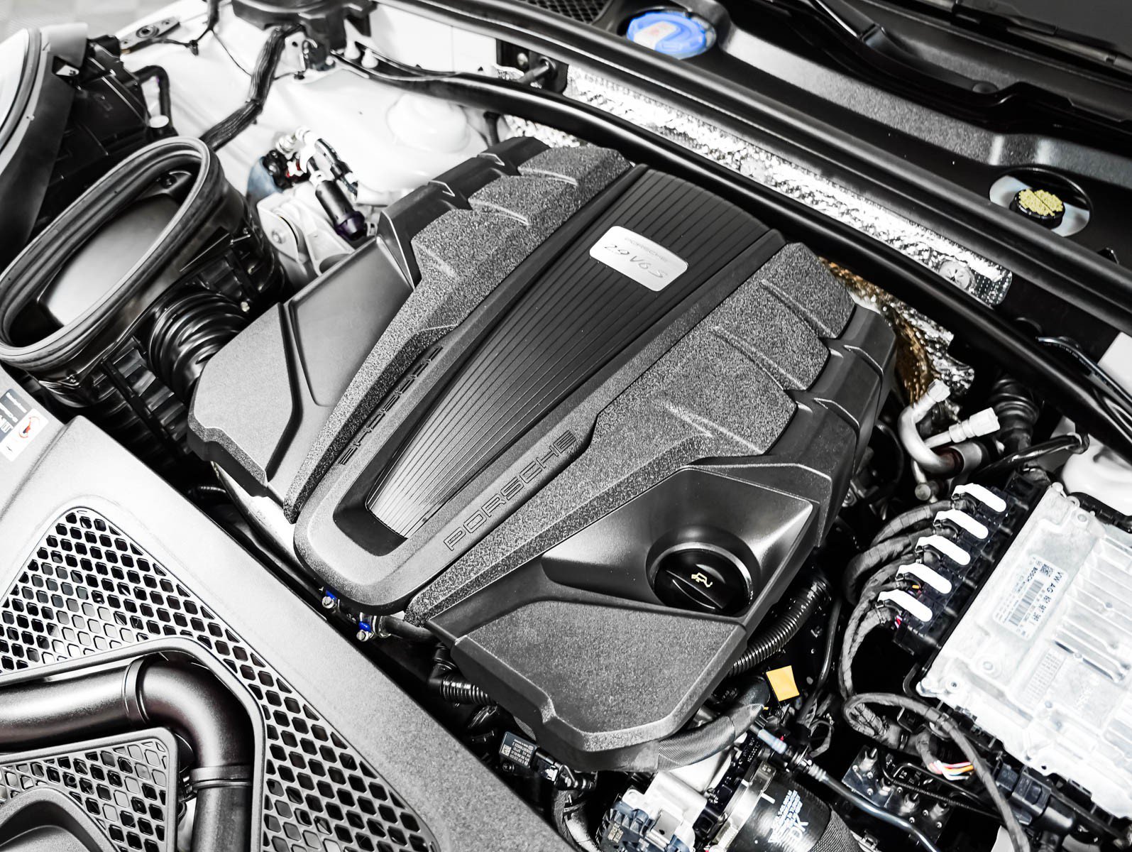 Certified 2026 Porsche Macan S AWD/4WD image 12
