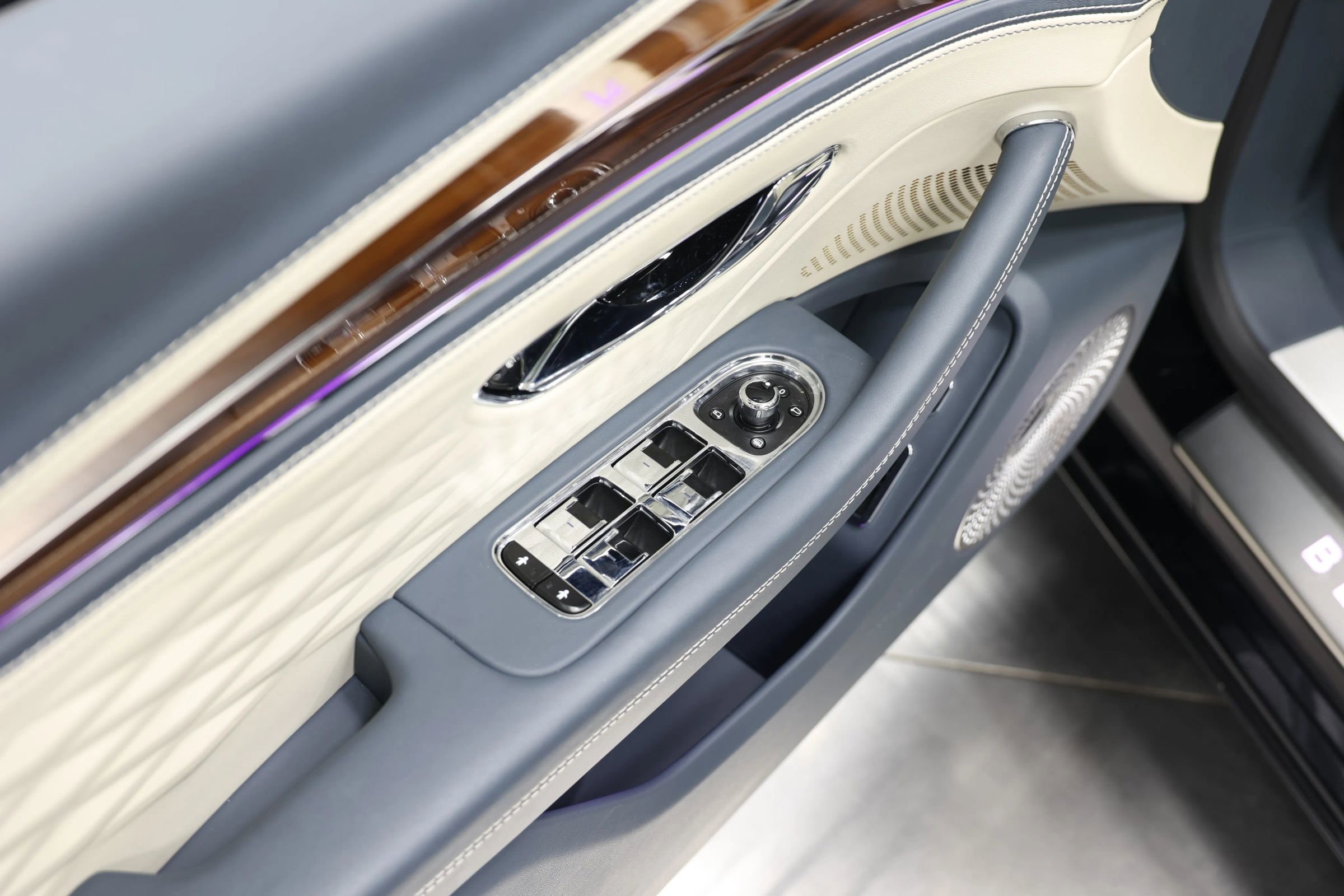 Used 2020 Bentley Flying Spur W12 w/ First Edition Specification image 13