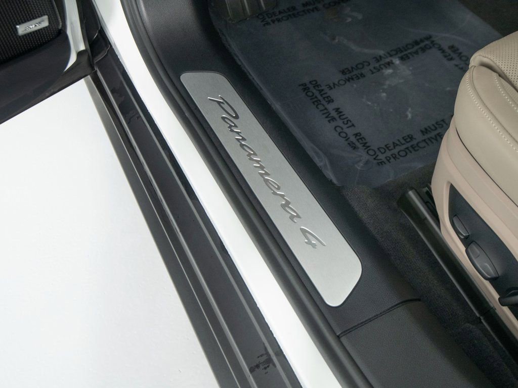 Certified 2025 Porsche Panamera 4 image 21