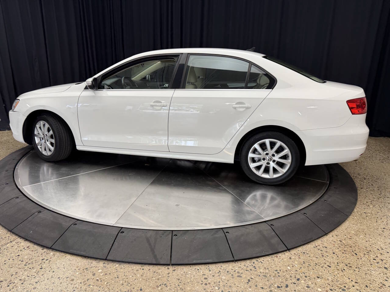 Used 2014 Volkswagen Jetta SE FWD image 4