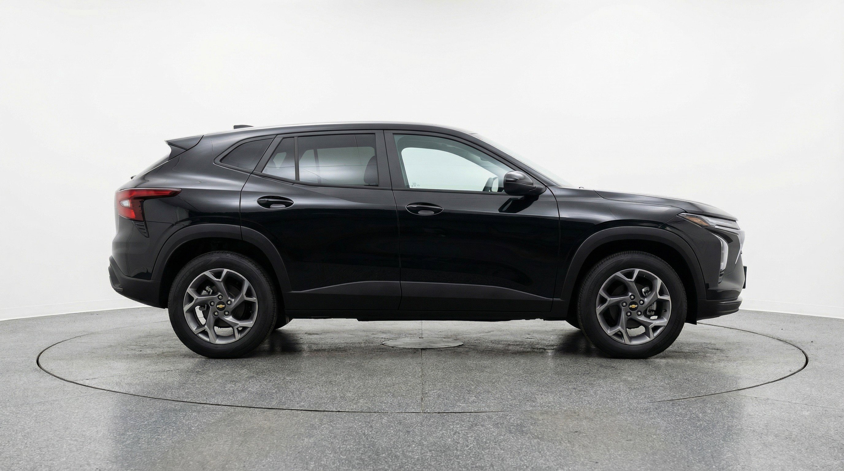 Used 2025 Chevrolet Trax LT image 11