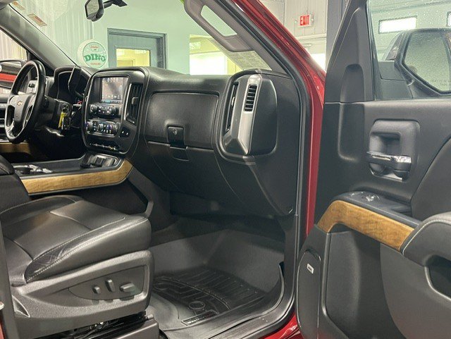 Used 2018 Chevrolet Silverado 1500 LTZ w/ Sport Package AWD/4WD image 7