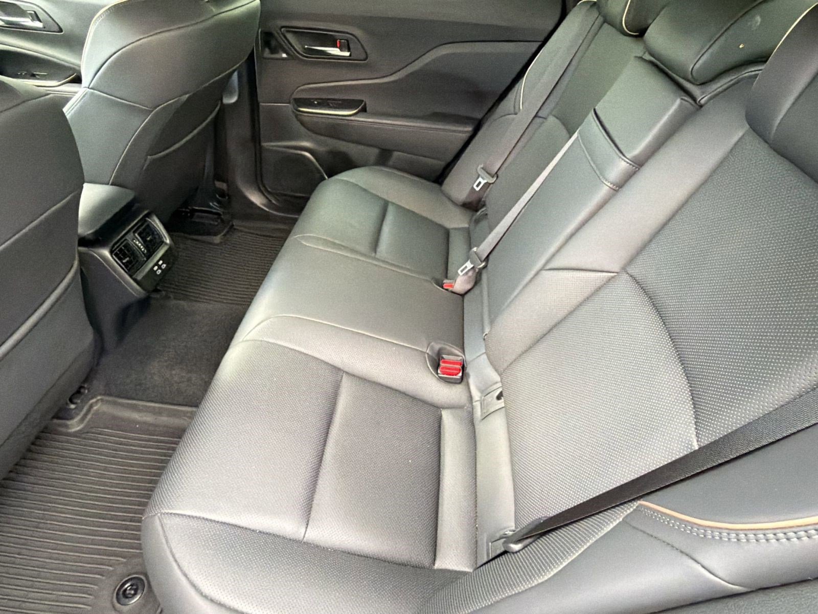 Used 2023 Toyota Crown AWD/4WD image 29
