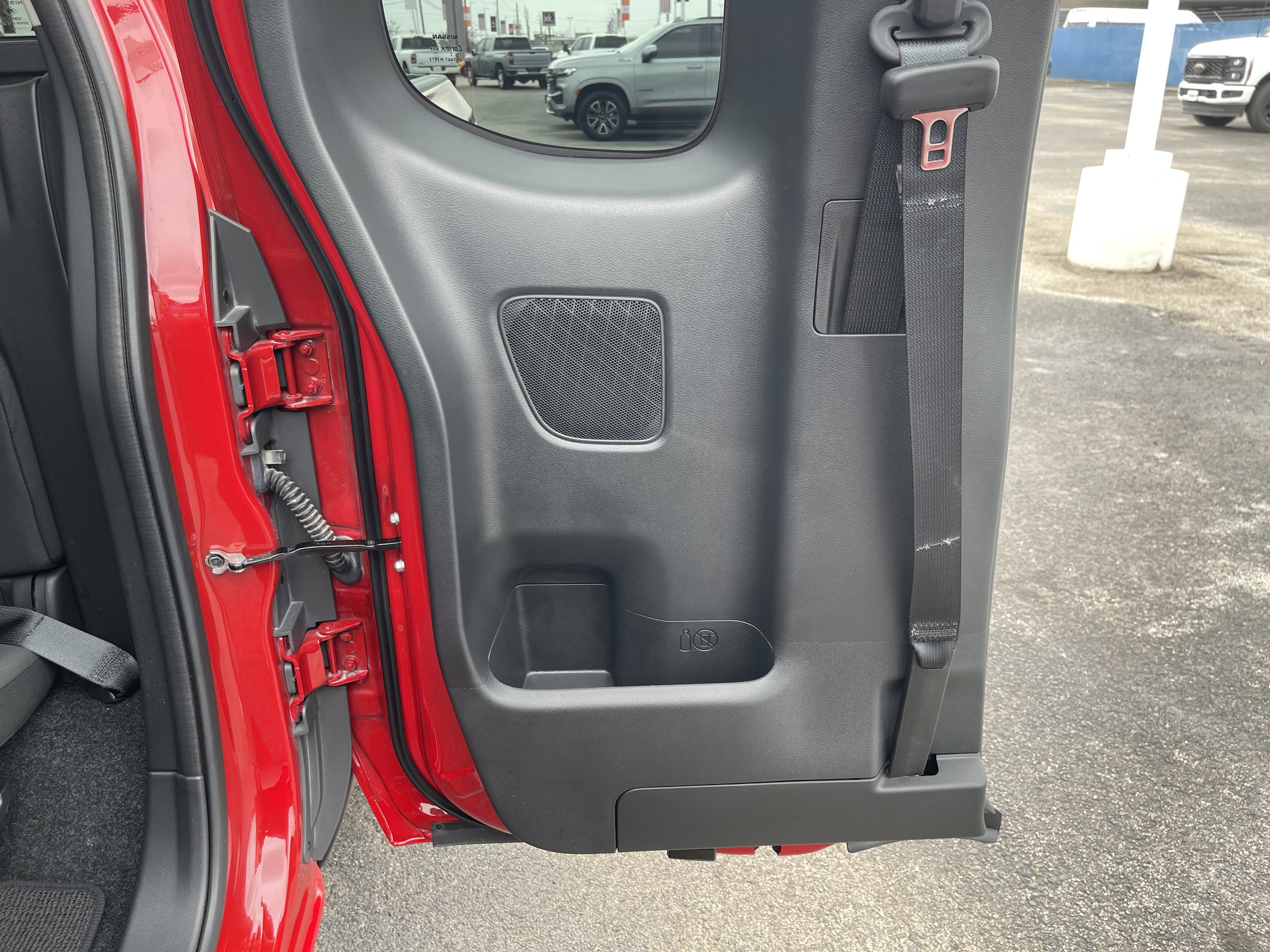 Used 2025 Nissan Frontier SV w/ SV Convenience Package image 29