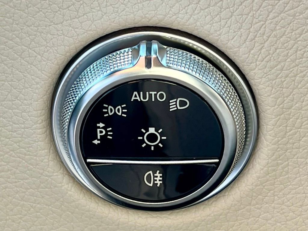 Certified 2023 Mercedes-Benz C 300 4MATIC Sedan image 36