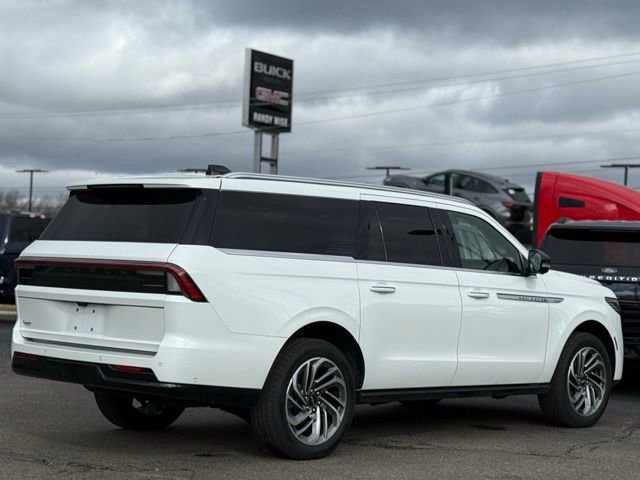 Used 2025 Lincoln Navigator L Reserve image 47