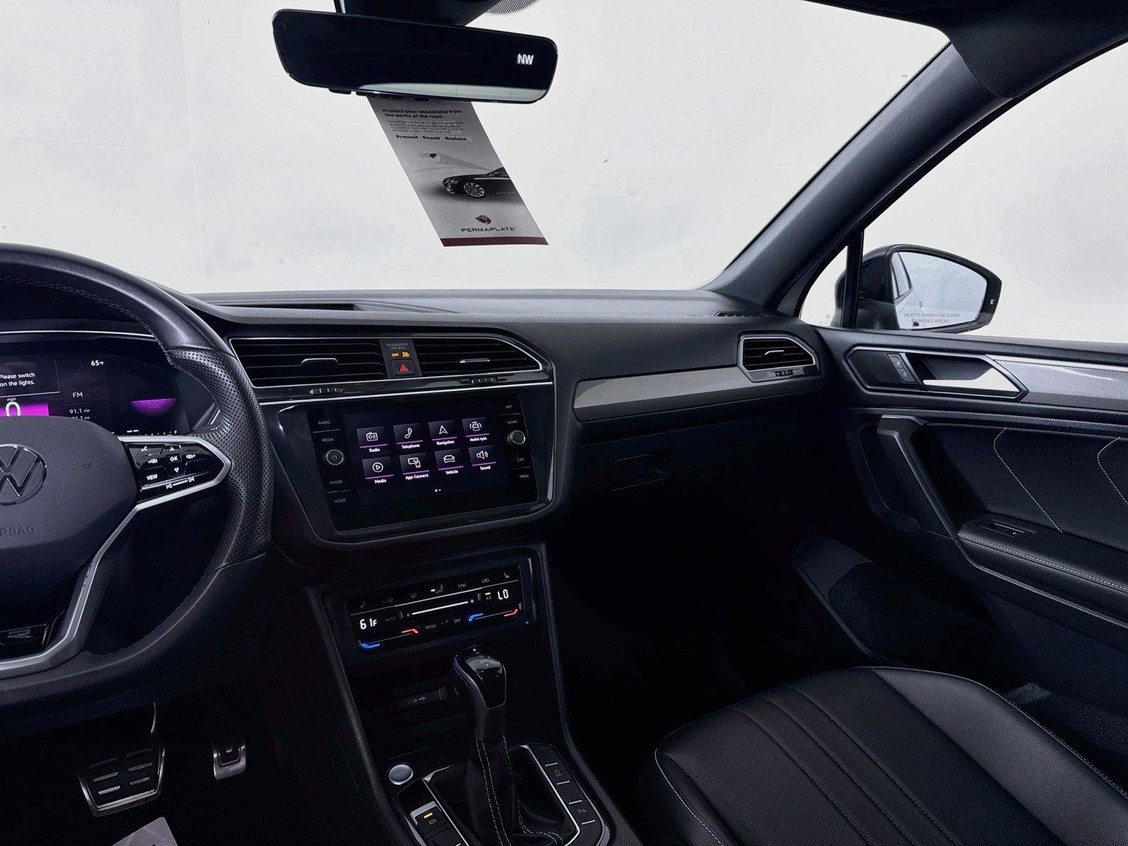 Certified 2023 Volkswagen Tiguan SE R-Line FWD image 23