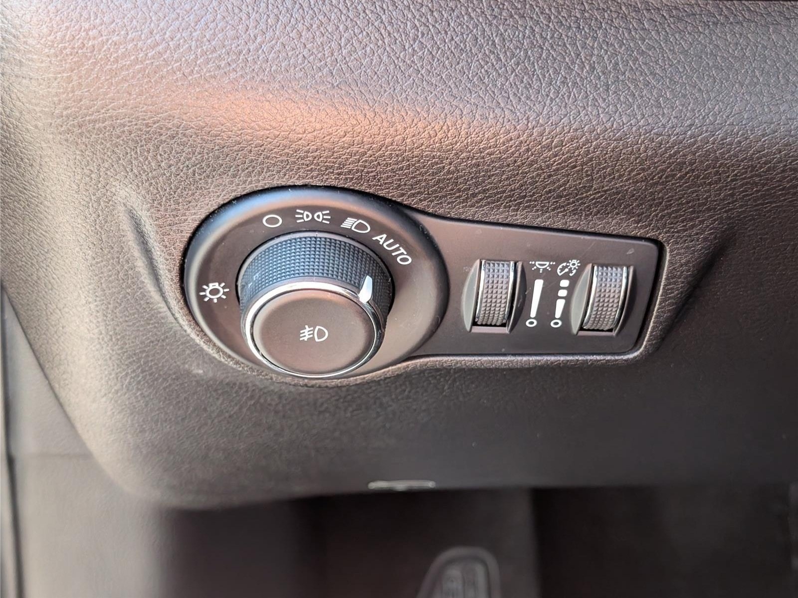 Used 2022 Jeep Compass Latitude w/ Convenience Group AWD/4WD image 22