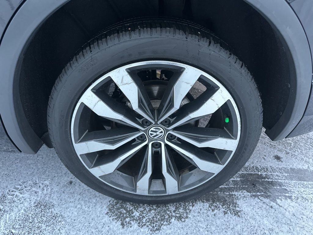 Used 2021 Volkswagen Tiguan SEL Premium R-Line w/ 3rd Row Seat Package image 40